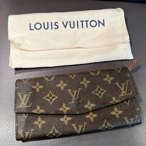 💯 Authentic Vintage 1984 Louis Vuitton Sarah monogram wallet. Made in France